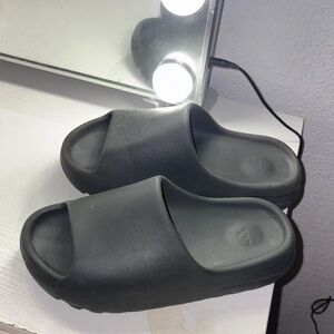 Yeezy black  Slide Sandals